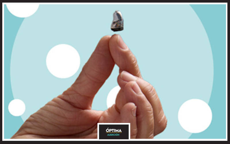 Probar los audífonos antes de comprarlos en Tarancón - Óptima Audición